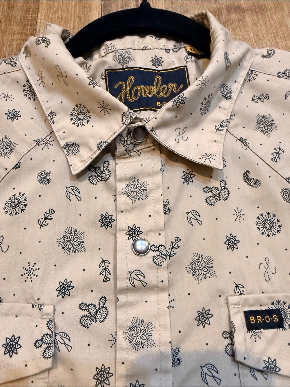 Howler Brothers - RARE Men’s Short-sleeve, H bar B Snapshirt *RARE* - MEDIUM - Picture 2 of 6